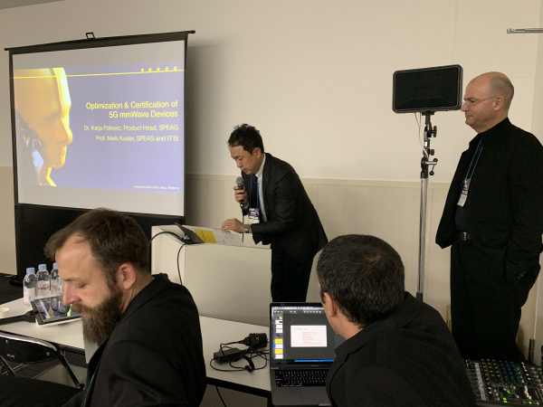 Workshop, Opening